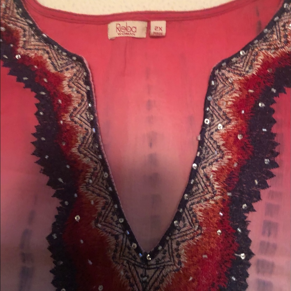 Reba Women’s plus size tri-color top.  V-neck, long sleeve, bell sleeve top!